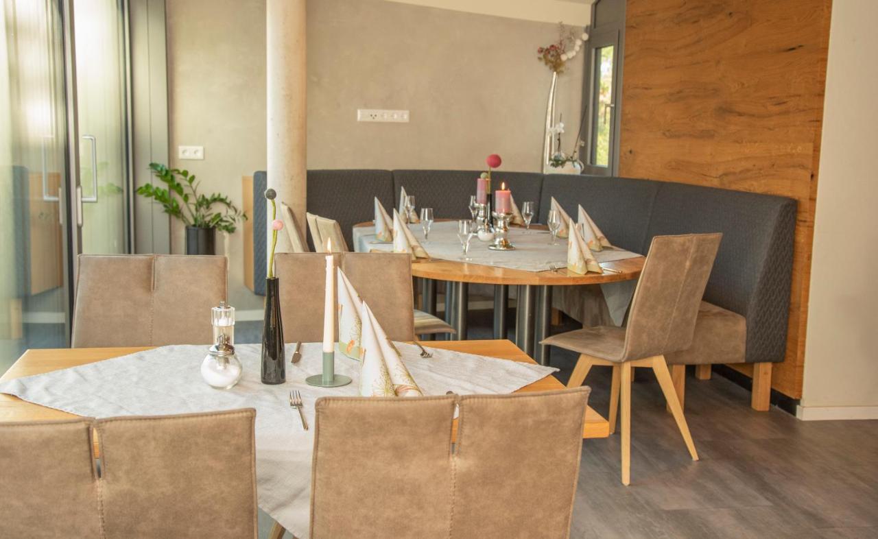 Gasthof Zum Goldenen Lamm Wettelsheim エクステリア 写真