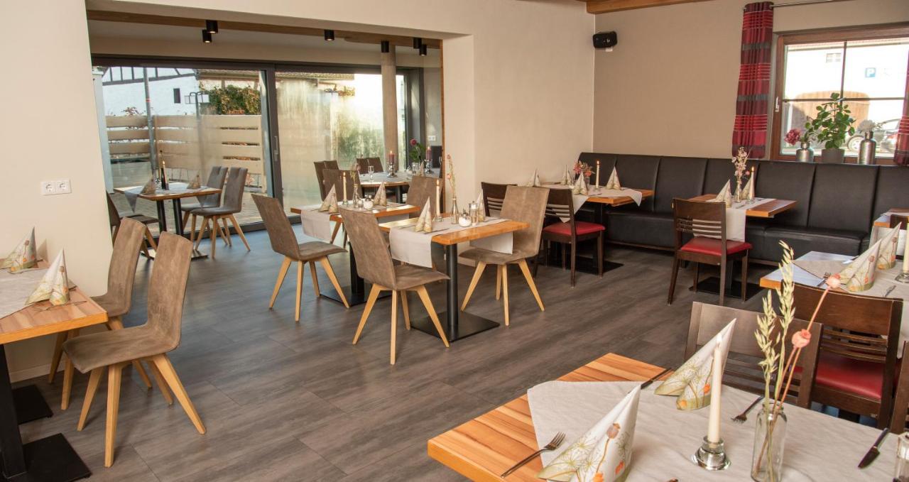 Gasthof Zum Goldenen Lamm Wettelsheim エクステリア 写真